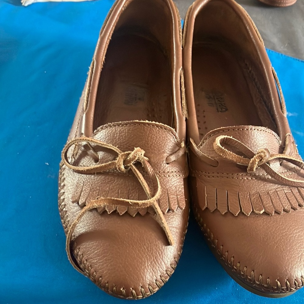 MinneTonka Brown Leather Moccasins 6
